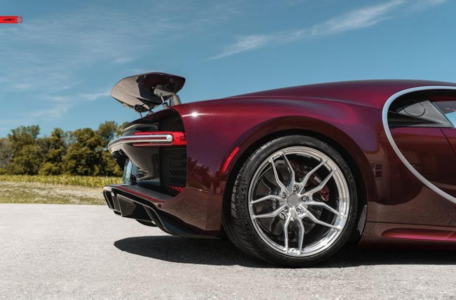 Детали экстерьера Bugatti Chiron on ANRKY Wheels 2018 года  (фото 7 из 15)